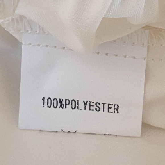 New Petal & Pup Creamy White Cropped  Bishop Long Sleeve Betty Top, size 2 - Picture 8 of 8